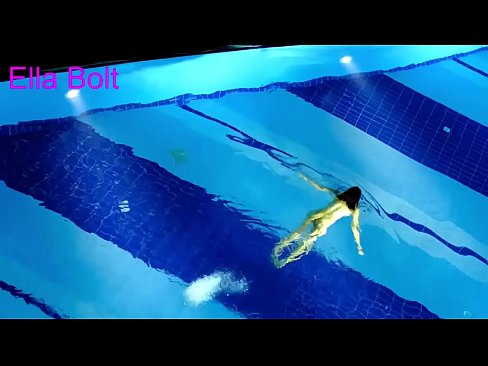 ❤️ I can't stop watching, young blonde caught swimming nude in ELLA BOLT resort pool ❤ Fucking at us